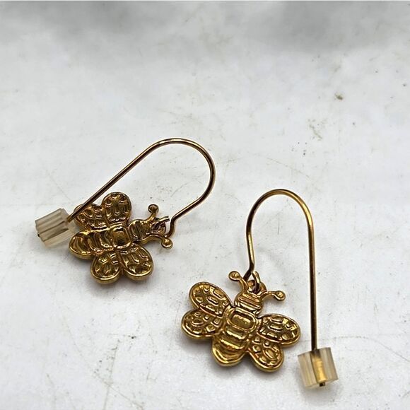 "5/$25" Goldtone Honeybee Bumble Bee Dainty Dangle Earrings - Picture 4 of 6